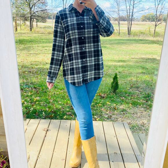 Quince black and white plaid soft button up shirt - Picture 6 of 7